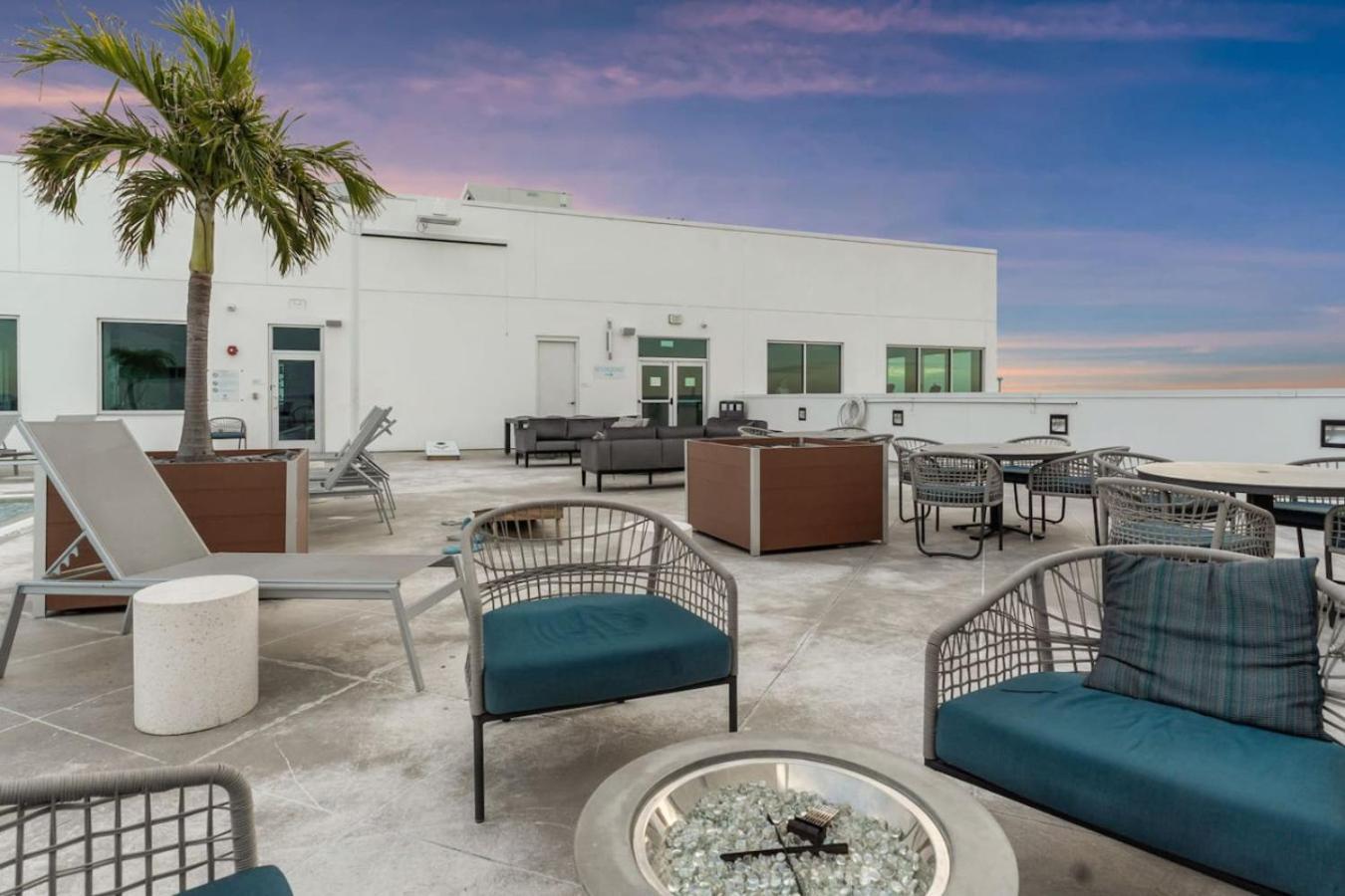 Modern 2 Bed Getaway Steps From Tropicana Field St. Petersburg Kültér fotó