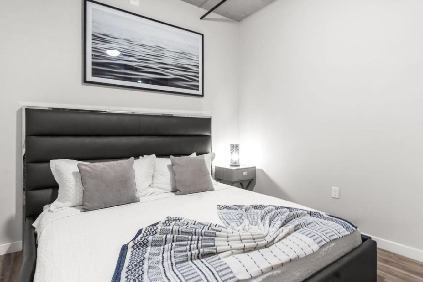 Modern 2 Bed Getaway Steps From Tropicana Field St. Petersburg Kültér fotó